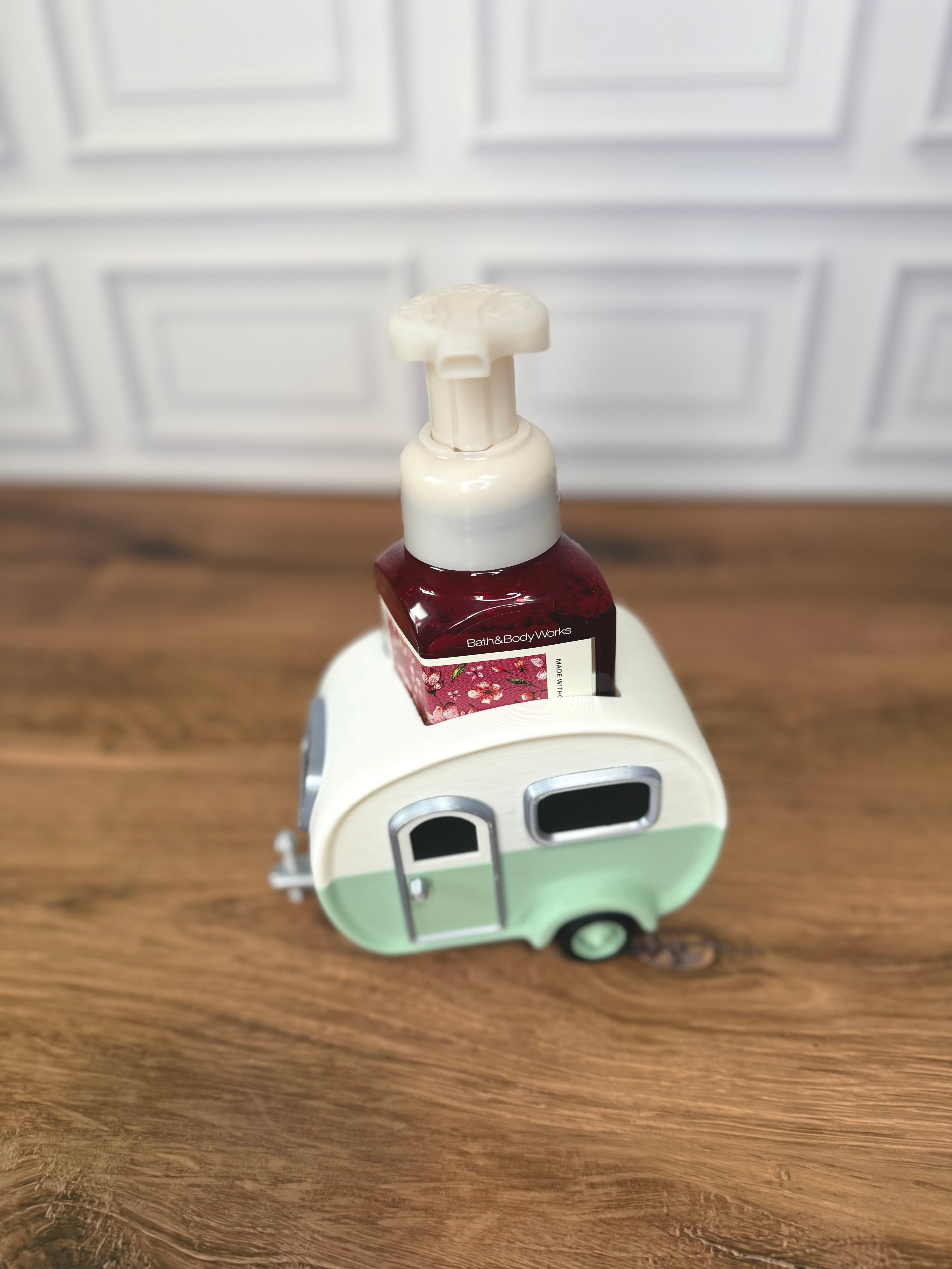 Retro Camper BBW Foaming Soap Holder