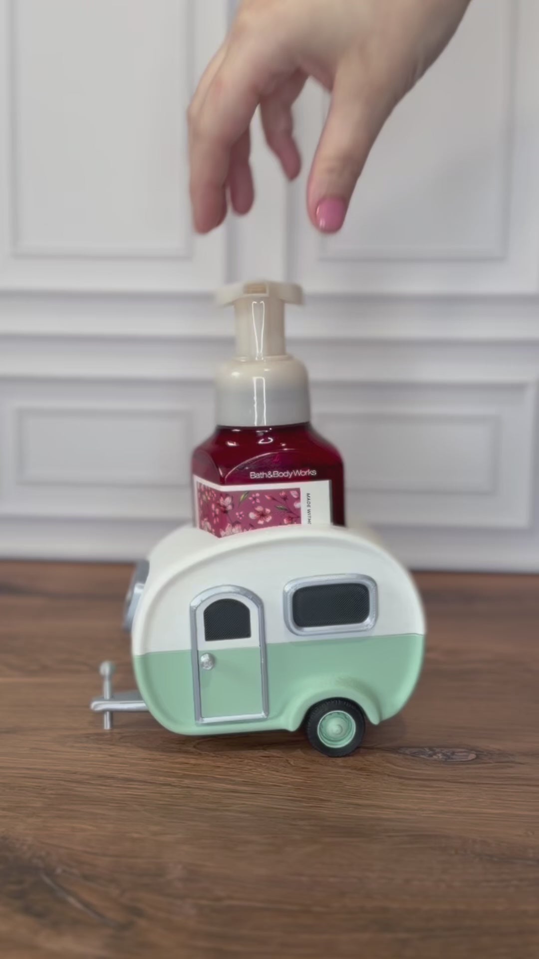 Retro Camper BBW Foaming Soap Holder
